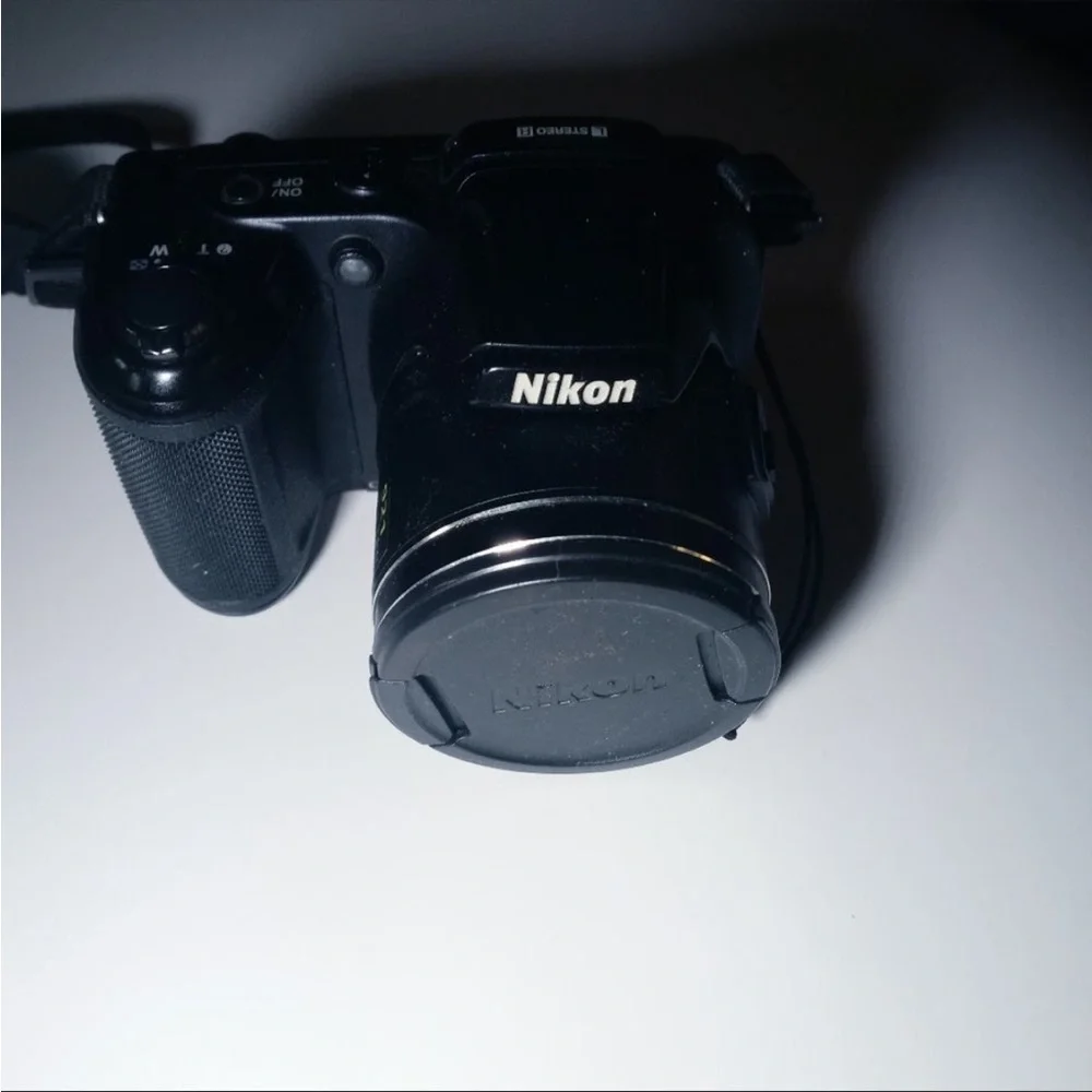 NIKON COOLPIX I810 CAMERA used